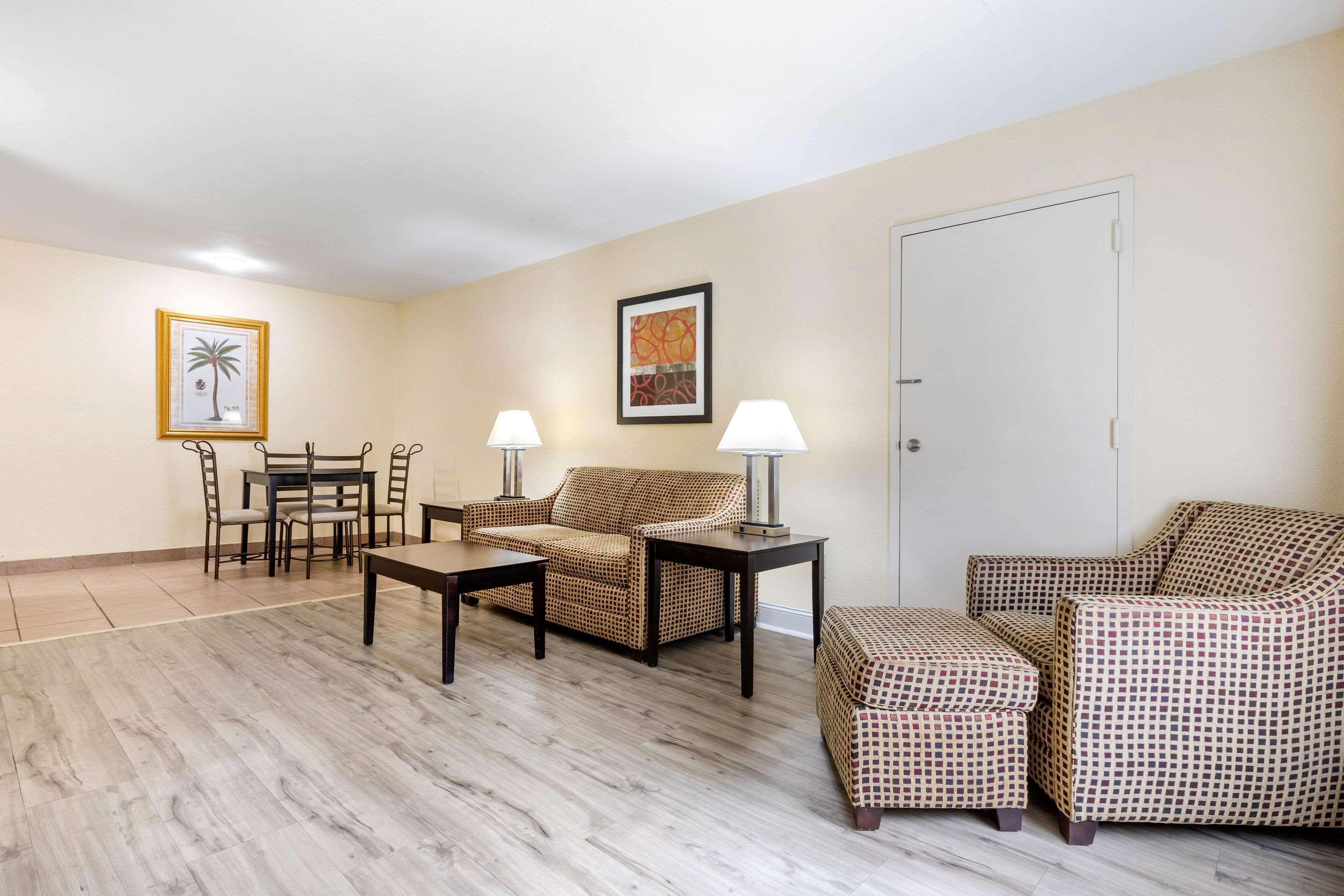 Quality Inn & Suites Lexington Zewnętrze zdjęcie